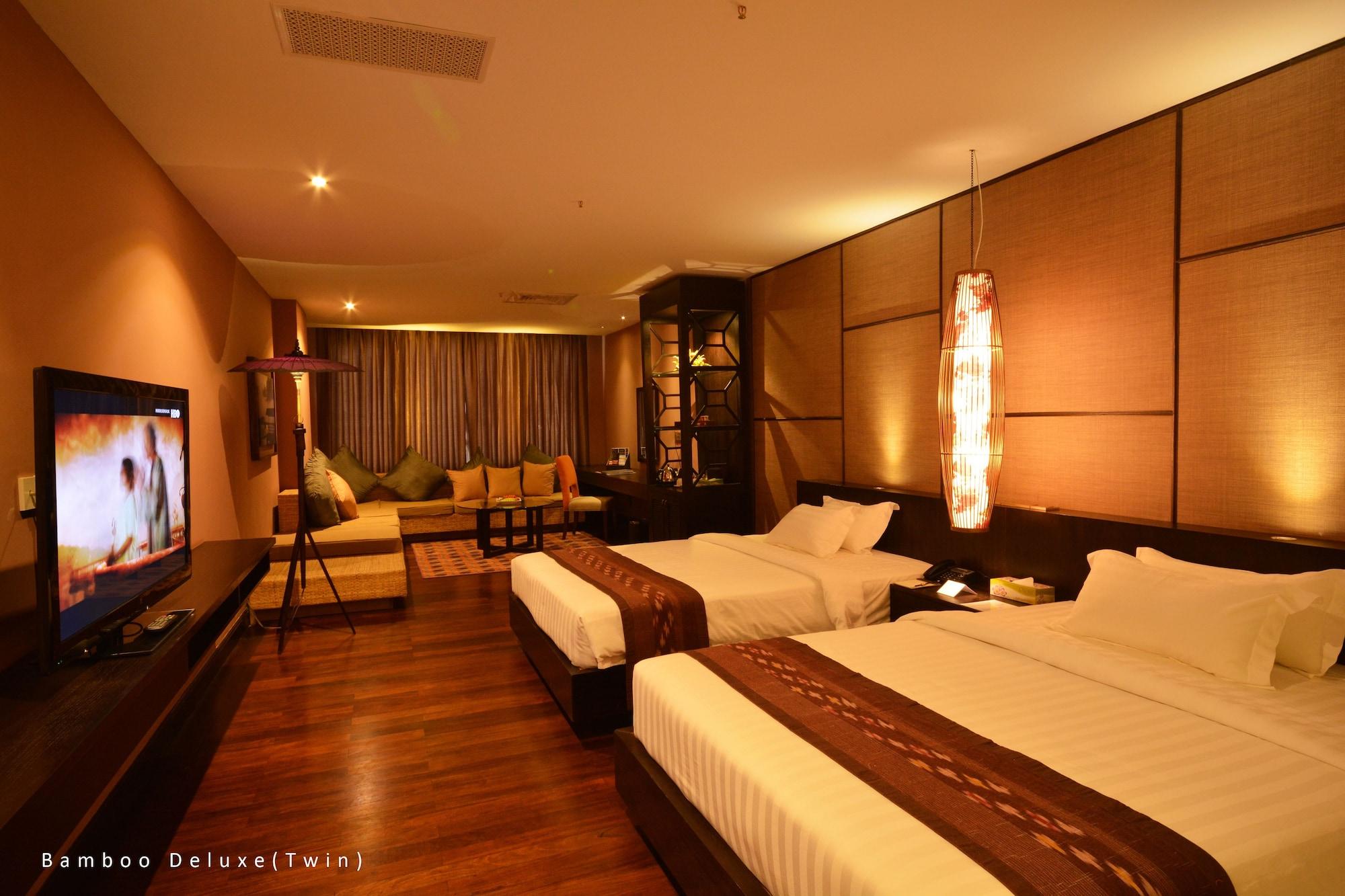Rose Garden Hotel Янгон Екстериор снимка