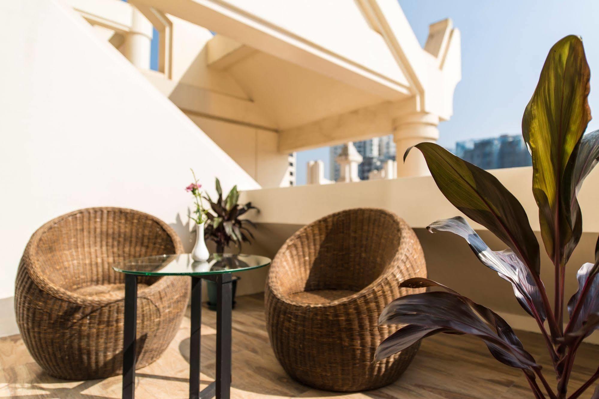 Rose Garden Hotel Янгон Екстериор снимка